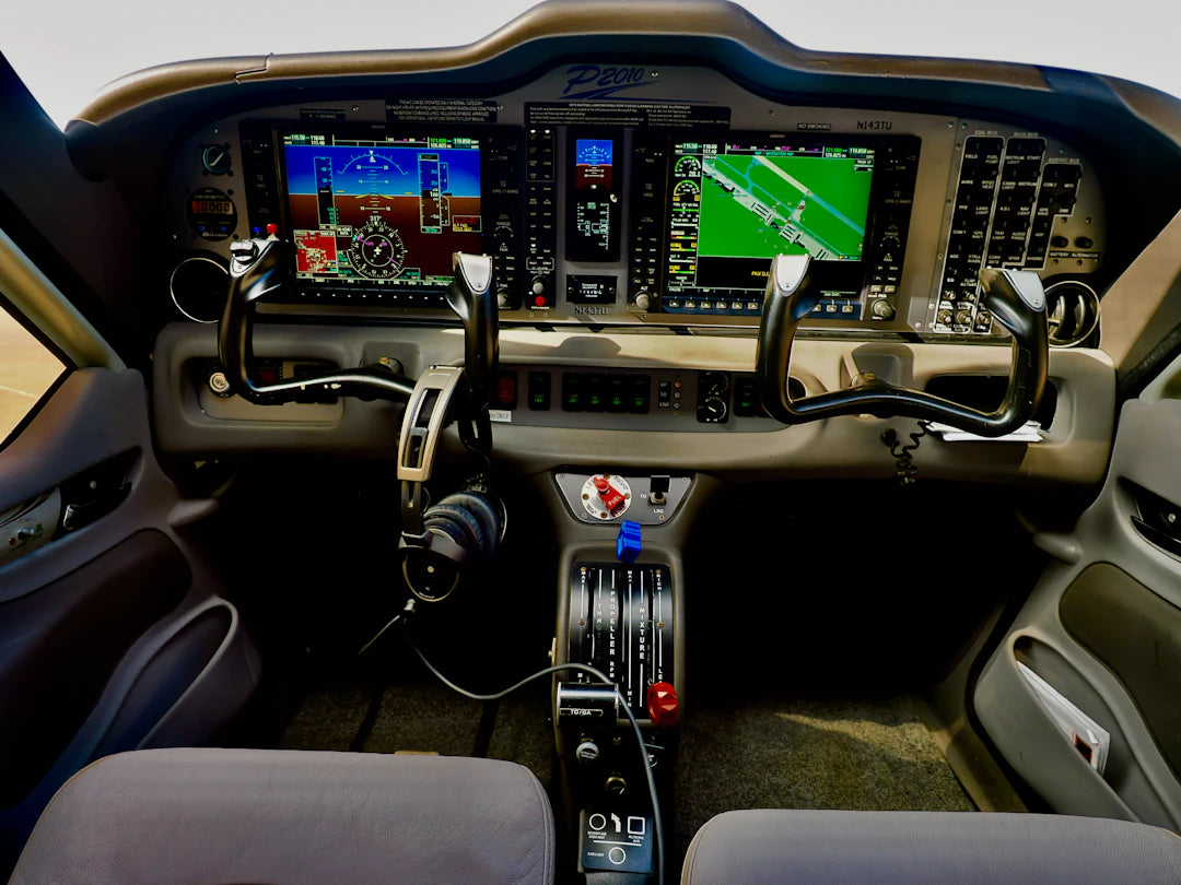 Realistic Boeing 737 Cockpit Panels for Flight Simulations