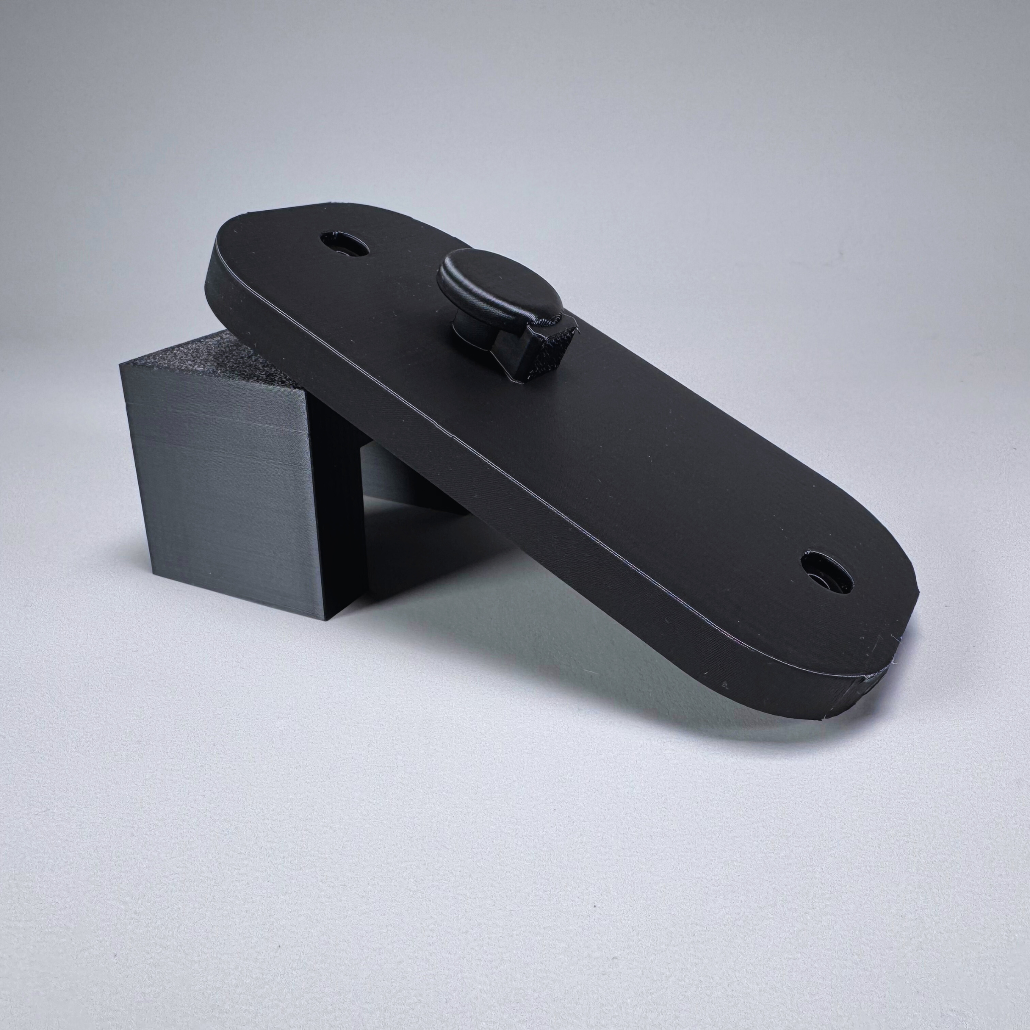 Honeycomb Alpha Yoke Wall Mount